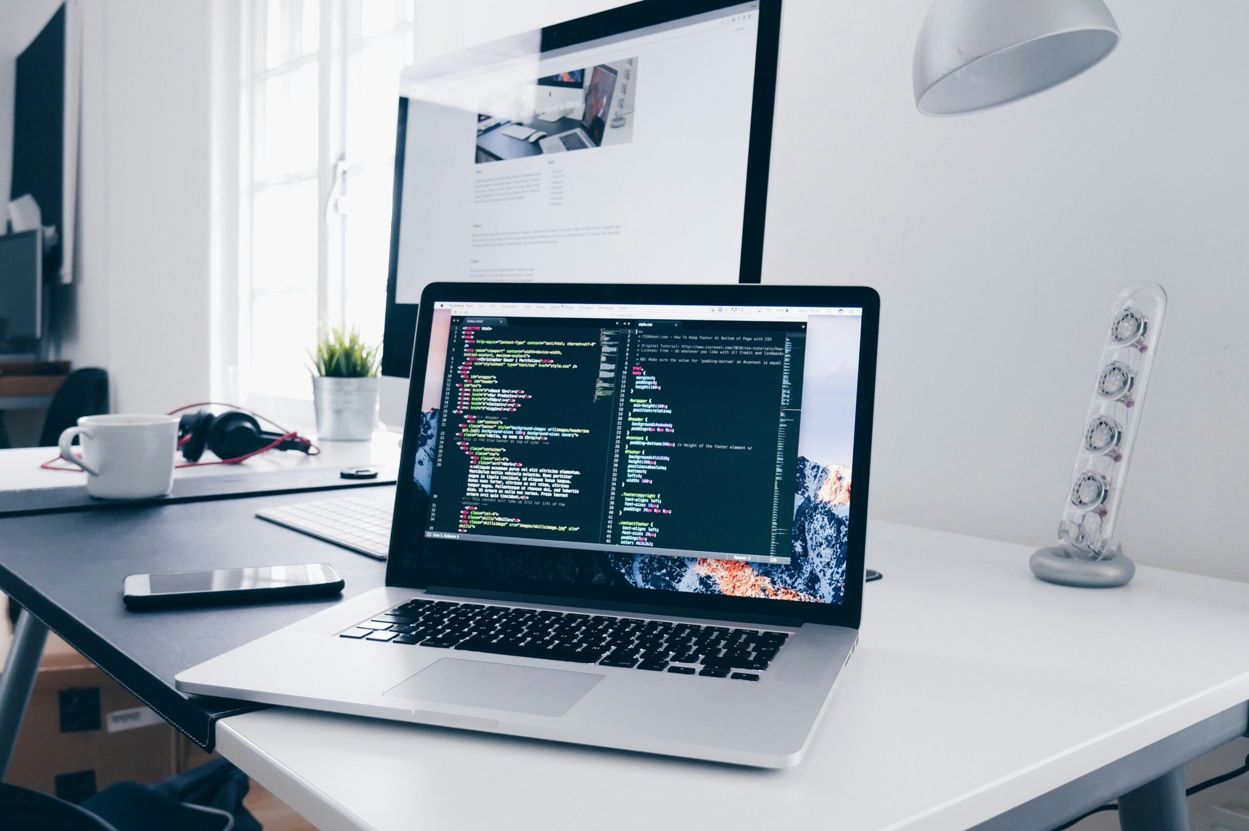 christopher-gower-m_HRfLhgABo-unsplash Computer screen